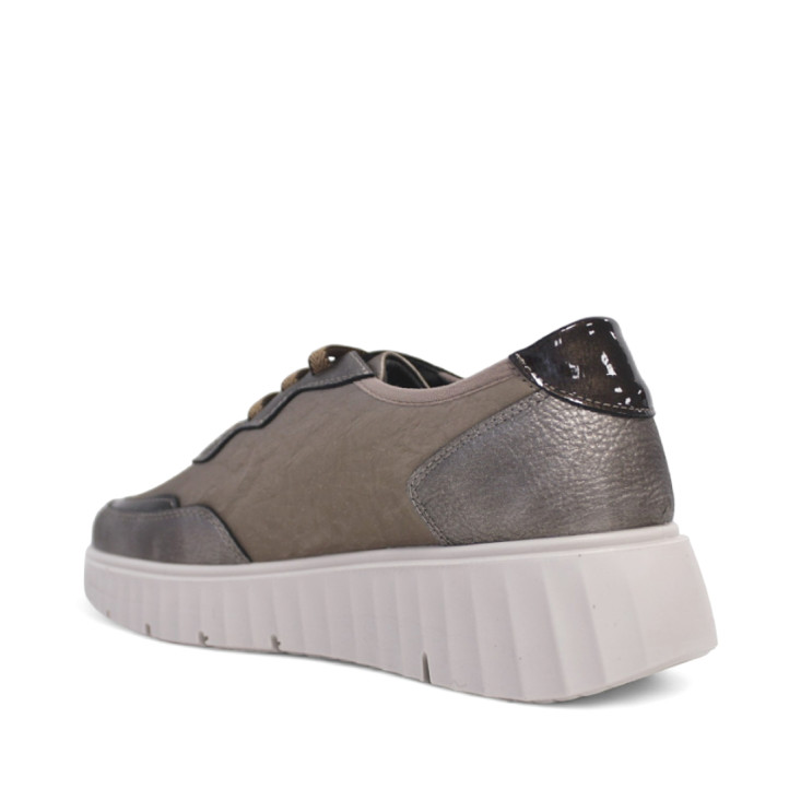 Zapatillas urban Mysoft taupe con elásticos, detalles metálicos y suela en contraste - Querol online