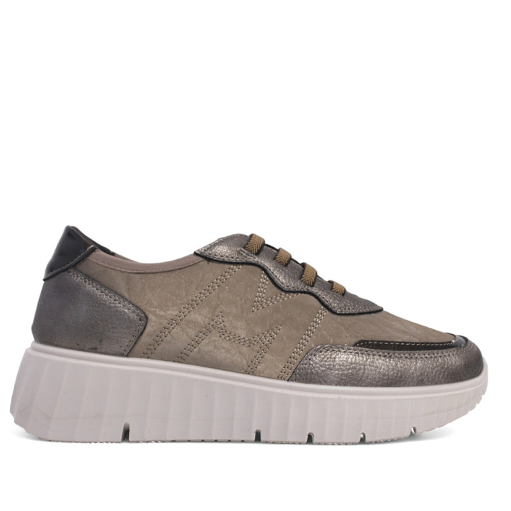 Zapatillas urban Mysoft taupe con elásticos, detalles metálicos y suela en contraste - Querol online