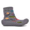 Zapatillas casa Chicco taipei grises estilo calcetín con ovnis y dinosaurios