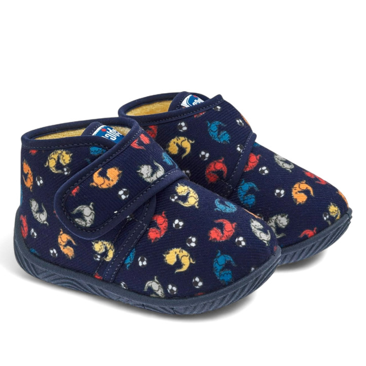 Zapatillas casa Chicco tofu azules con dinosaurios y pelotas de fútbol - Querol online