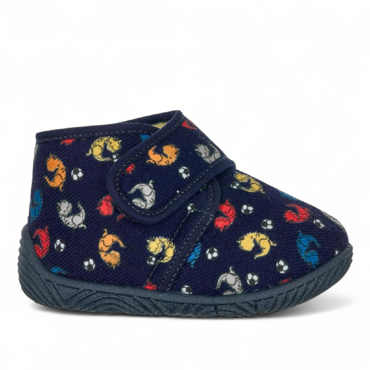 Zapatillas casa Chicco tofu azules con dinosaurios y pelotas de fútbol - Querol online