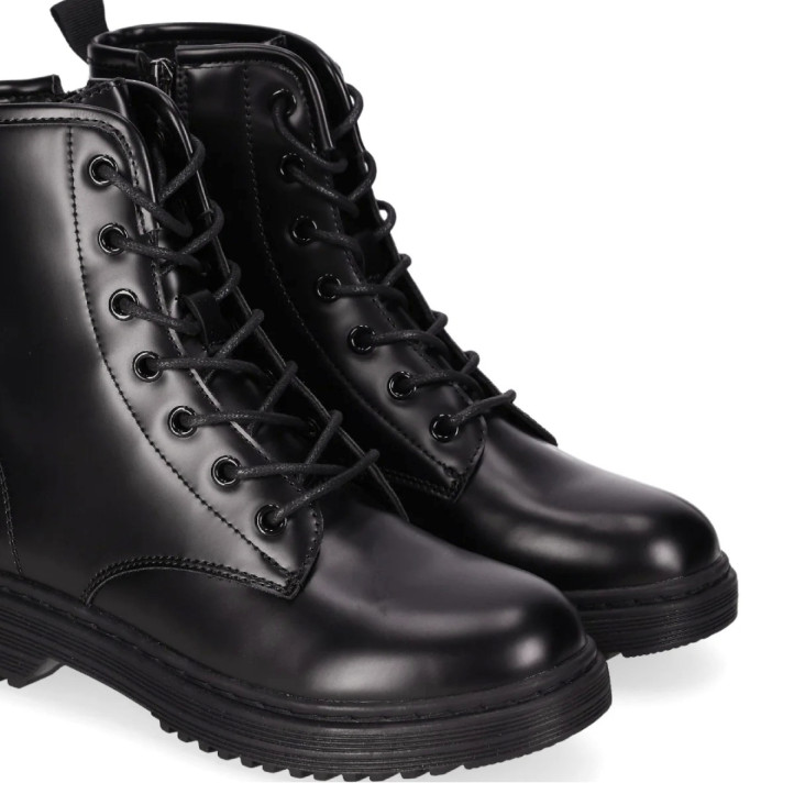 Botines planos Chika 10 filadelfia 01 negras estilo militar - Querol online