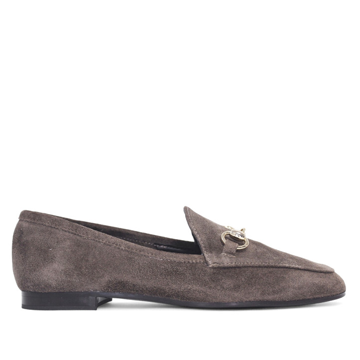 Mocasín Redlove yaiza taupe con aplique dorado en el empeine de piel - Querol online