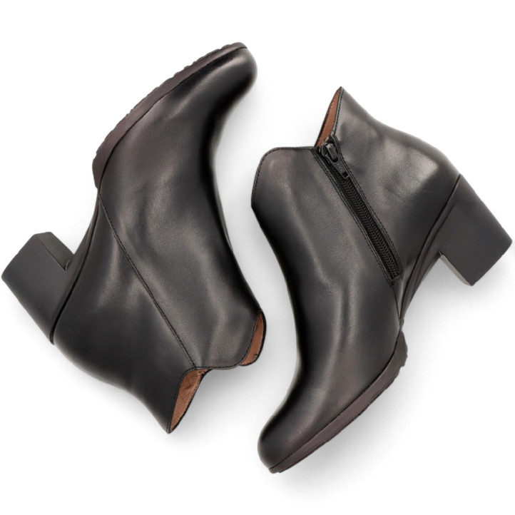 Botines tacón Wonders velvet negros con corte asimétrico en la caña - Querol online