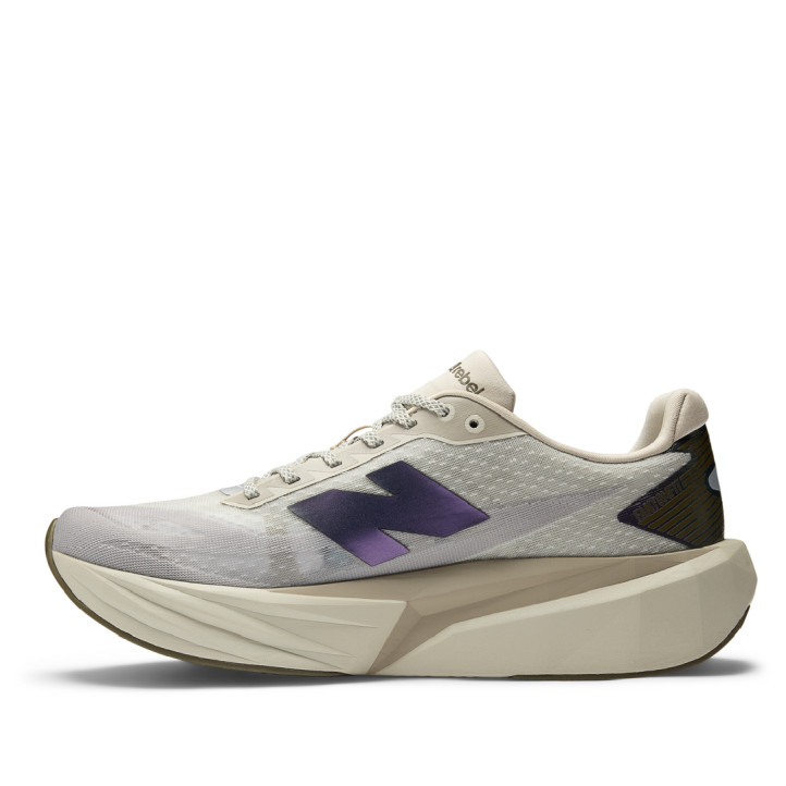 Zapatillas deportivas New Balance fuelcell rebel v5 shipyard con arid stone y silver metallic para hombre - Querol online