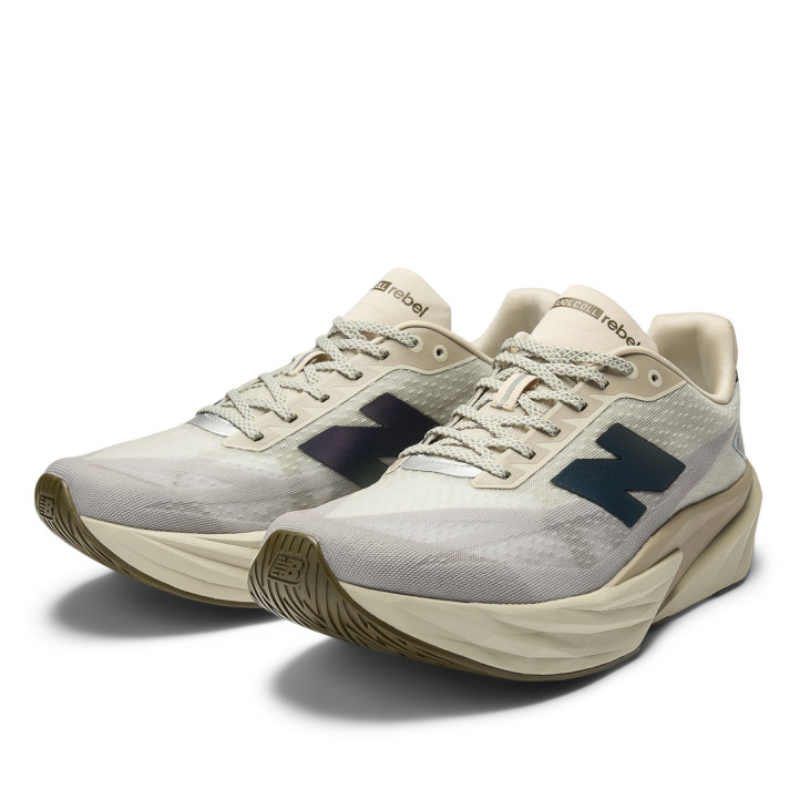 Zapatillas deportivas New Balance fuelcell rebel v5 shipyard con arid stone y silver metallic para mujer - Querol online