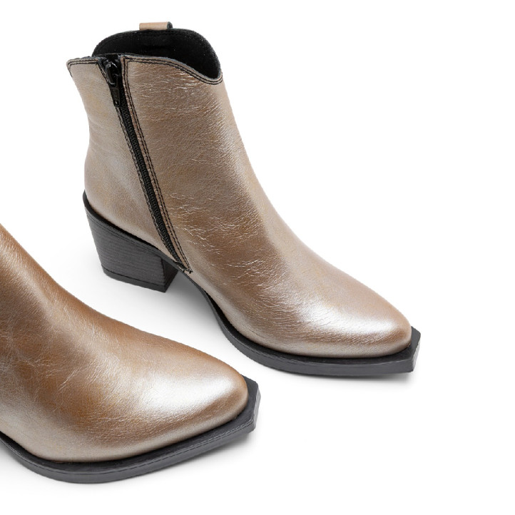BOTINES COWBOY DE PIEL METALIZADA PLATINO FÁTIMA PORRONET - Querol online