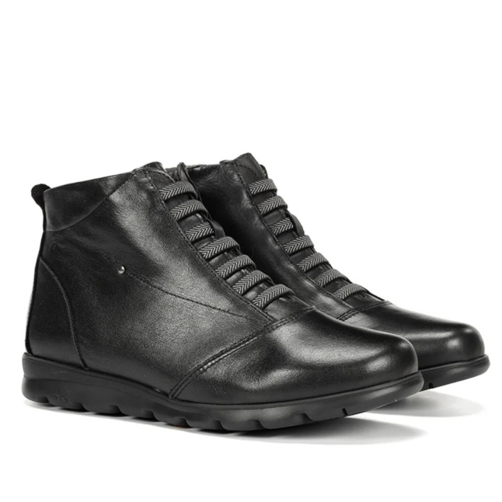 Botines planos Fluchos susan negros de piel con cordones elásticos y tachuela decorativa - Querol online