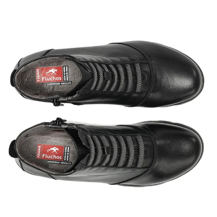 Botines planos Fluchos susan negros de piel con cordones elásticos y tachuela decorativa - Querol online