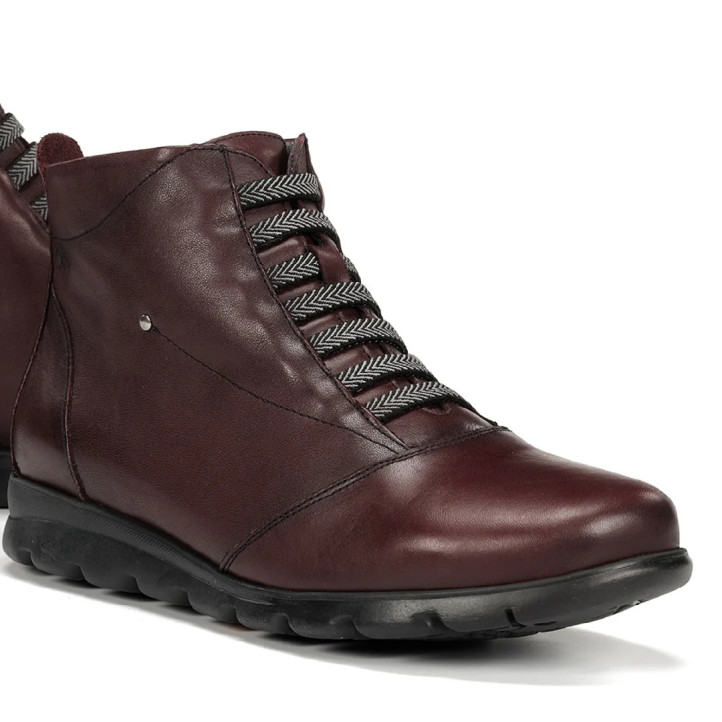 Botines planos Fluchos susan granates de piel con cordones elásticos y tachuela decorativa - Querol online