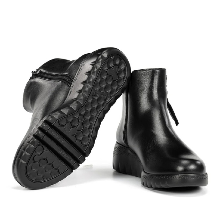 Botines planos Fluchos live negros de piel con suela con textura - Querol online