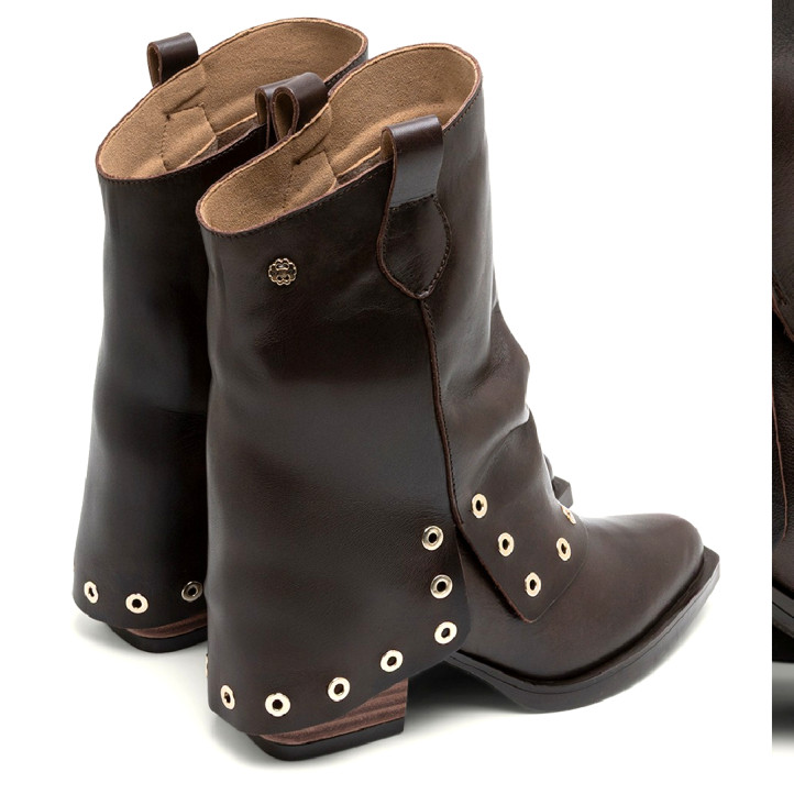 BOTAS DOBLE FAZ DE PIEL MOKA CON TACHUELAS FLAVIA PORRONET - Querol online