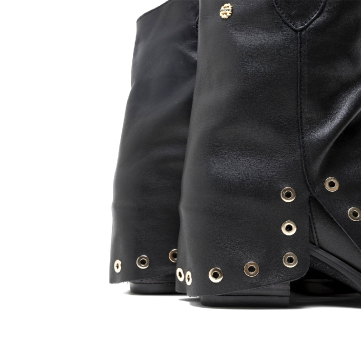 BOTAS DOBLE FAZ DE PIEL NEGRO CON TACHUELAS FLAVIA PORRONET - Querol online