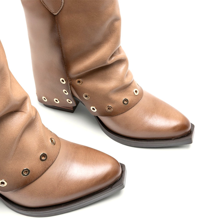 BOTAS DOBLE FAZ DE PIEL TAUPE CON TACHUELAS FLAVIA PORRONET - Querol online