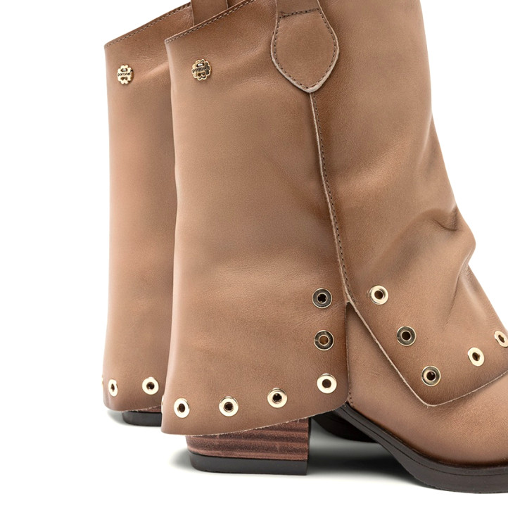 BOTAS DOBLE FAZ DE PIEL TAUPE CON TACHUELAS FLAVIA PORRONET - Querol online