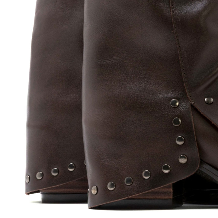 BOTAS DOBLE FAZ DE PIEL MOKA CON TACHUELAS FIORELLA PORRONET - Querol online