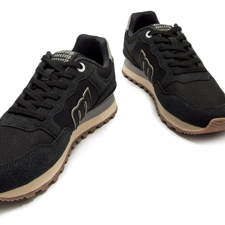 Zapatillas deportivas Mustang joggo track negras con acabados negros y grises - Querol online