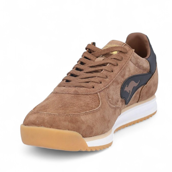 Zapatos sport Kangaroos marrones con panel trasero negro y detalle en forma de canguro - Querol online