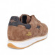 Zapatos sport Kangaroos marrones con panel trasero negro y detalle en forma de canguro - Querol online