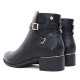 Botines planos Owel nice negros con hebilla decorativa dorada en el tobillo - Querol online
