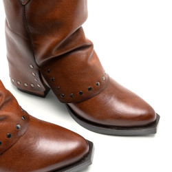 BOTAS DOBLE FAZ DE PIEL CUERO CON TACHUELAS FIORELLA PORRONET - Querol online