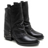 BOTAS DOBLE FAZ DE PIEL NEGRO CON TACHUELAS FIORELLA PORRONET