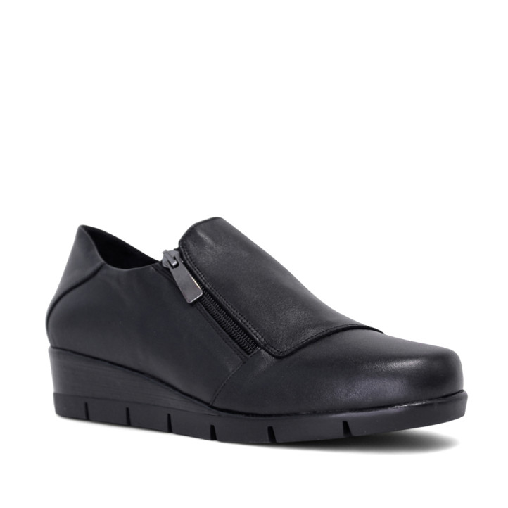 Zapatos cuña Suite009 negros de piel con paneles y costuras y cremallera lateral - Querol online