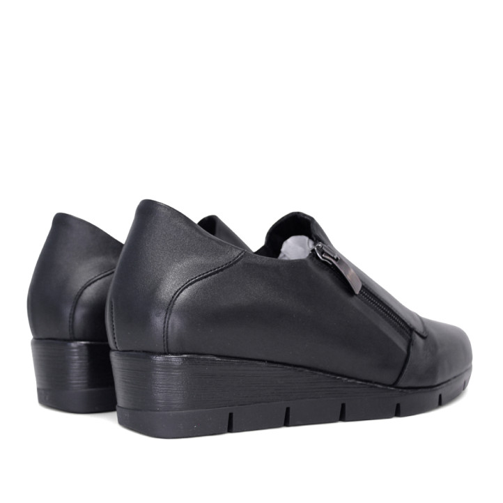 Sabates de falca Suite009 negres de pell amb panells i costures i cremallera lateral - Querol online