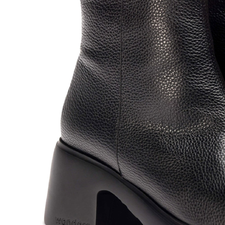 BOTINES FLYTRES 25 NEGRAS NEGRO WONDERS - Querol online