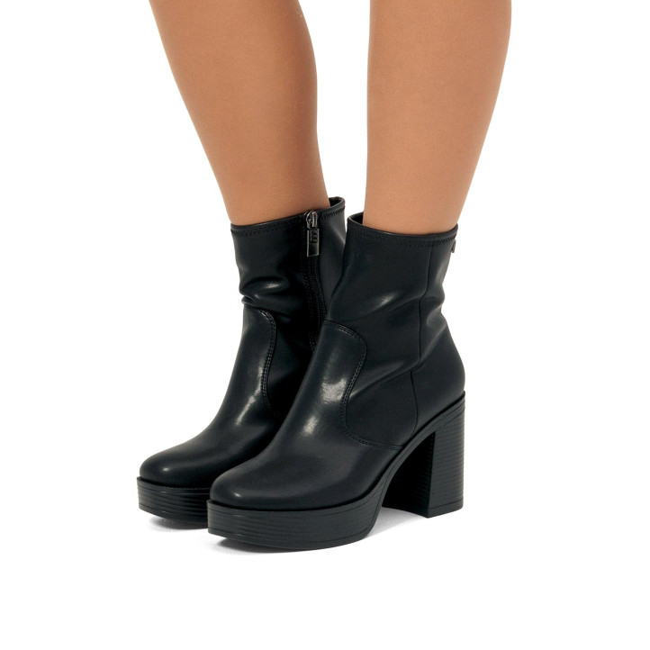 Botines planos Mustang new 67 negros con caña ajustada - Querol online