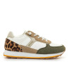 Zapatillas urban Mustang joggo sai blancas y verdes efecto serpiente y animal print