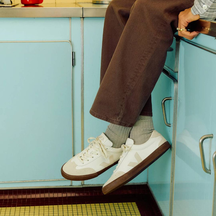 Zapatillas urban VEJA volley leather white natural bark mujer - Querol online