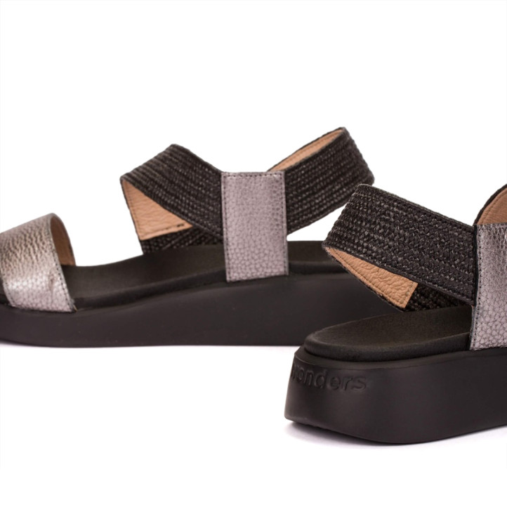 Sandalias cuña Wonders mar negras de piel y rafia - Querol online