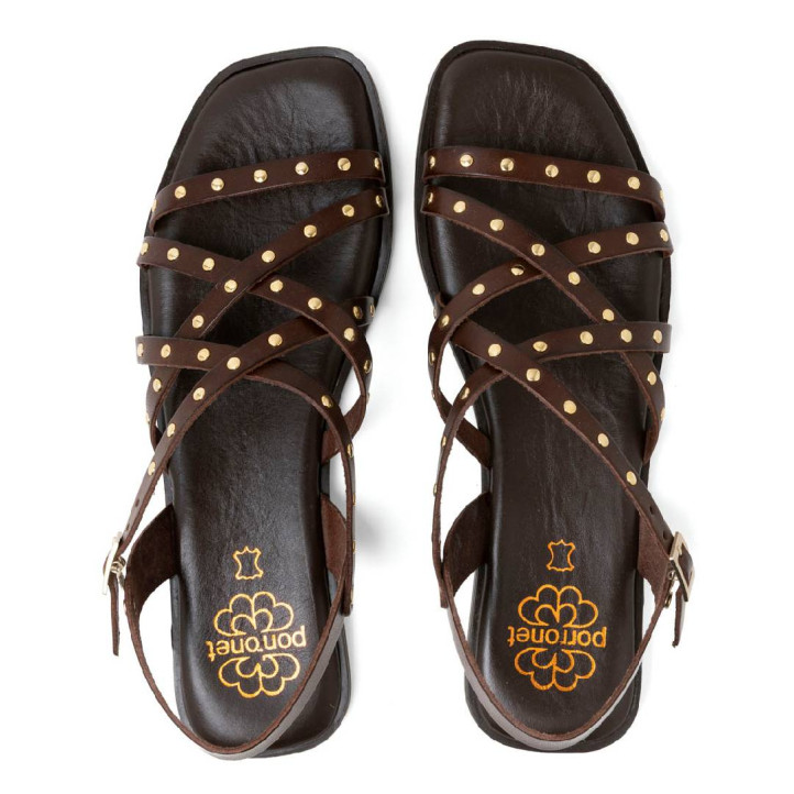 Sandalias planas Porronet blair moka con tiras cruzadas con tachuelas de piel - Querol online