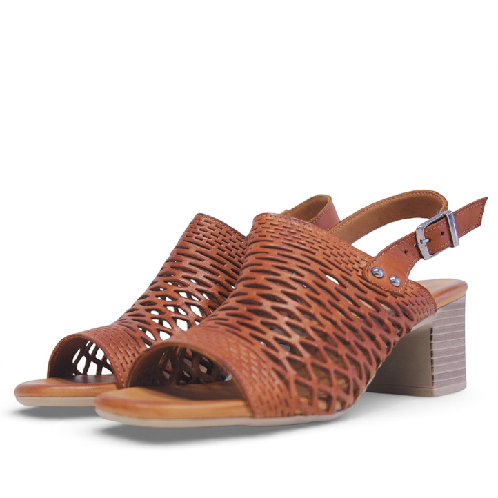 Sandalias tacón 48H marrón con cierre al talón y diseño troquelado - Querol online