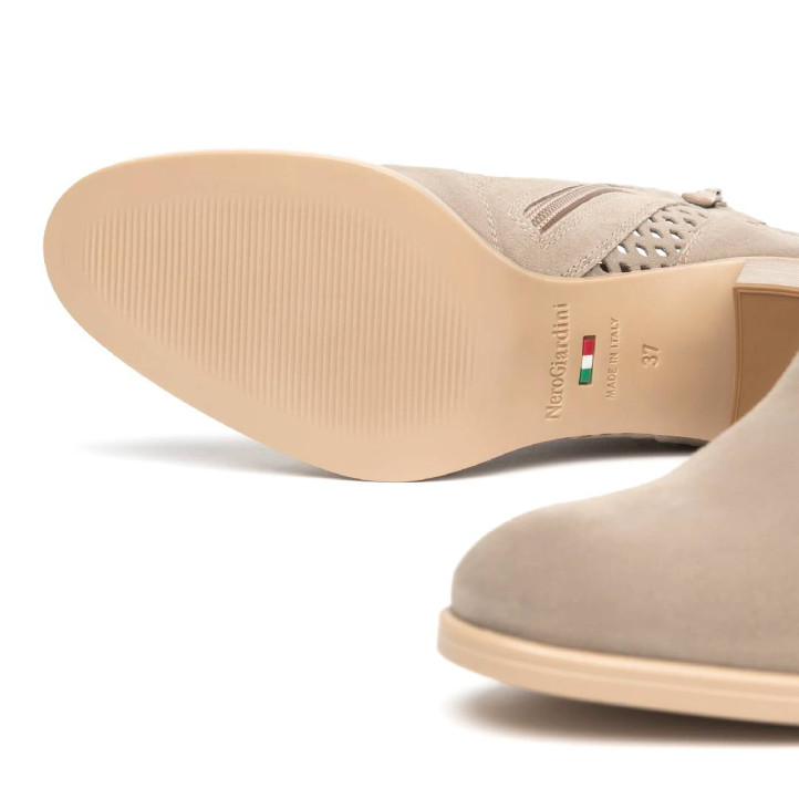 Botins de taló Nero Giardini sorra de serratge amb disseny calat - Querol online