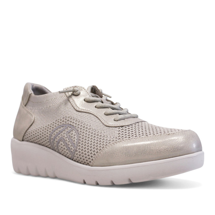 Zapatillas cuña Treintas beige estilo calcetín con paneles tornasolados y cordones elásticos - Querol online