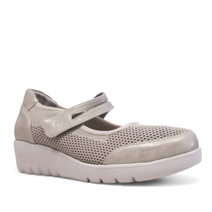 Zapatos cuña Treintas beige estilo mercedita con cierre de velcro y tejido de rejilla - Querol online