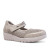 Zapatos cuña Treintas beige estilo mercedita con cierre de velcro y tejido de rejilla