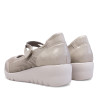 Zapatos cuña Treintas beige estilo mercedita con cierre de velcro y tejido de rejilla
