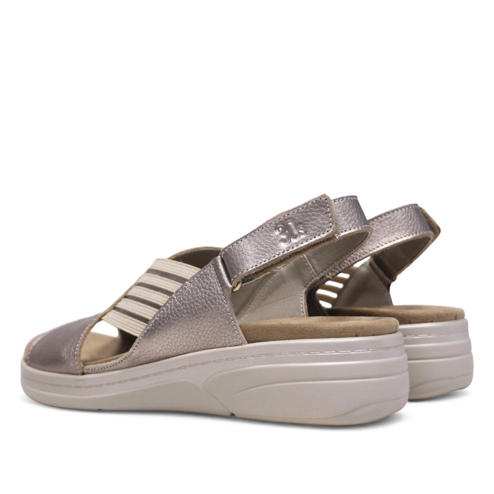 Sandalias cuña Treintas doradas con panel de goma y cierre con velcro - Querol online
