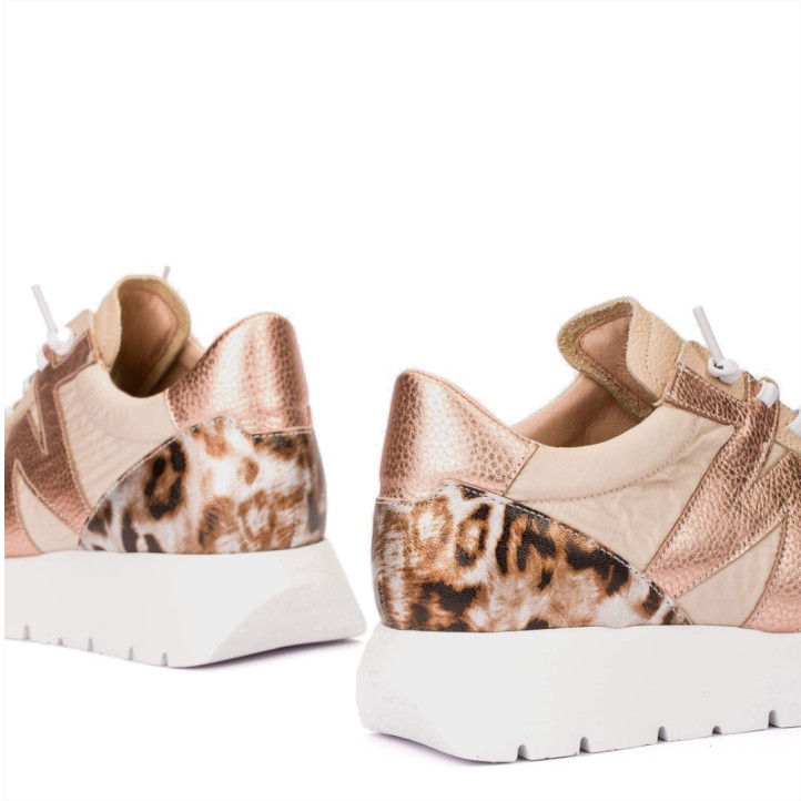 Zapatillas cuña Wonders odisei beige con animal print - Querol online