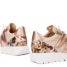 Zapatillas cuña Wonders odisei beige con animal print