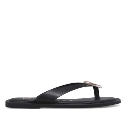 Sandalias planas ETIKA negras de dedo con abalorio plateado - Querol online