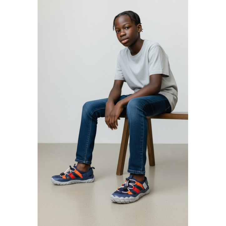 Zapatillas deporte Saguaro breze III azul marino con detalles naranjas y rojos - Querol online