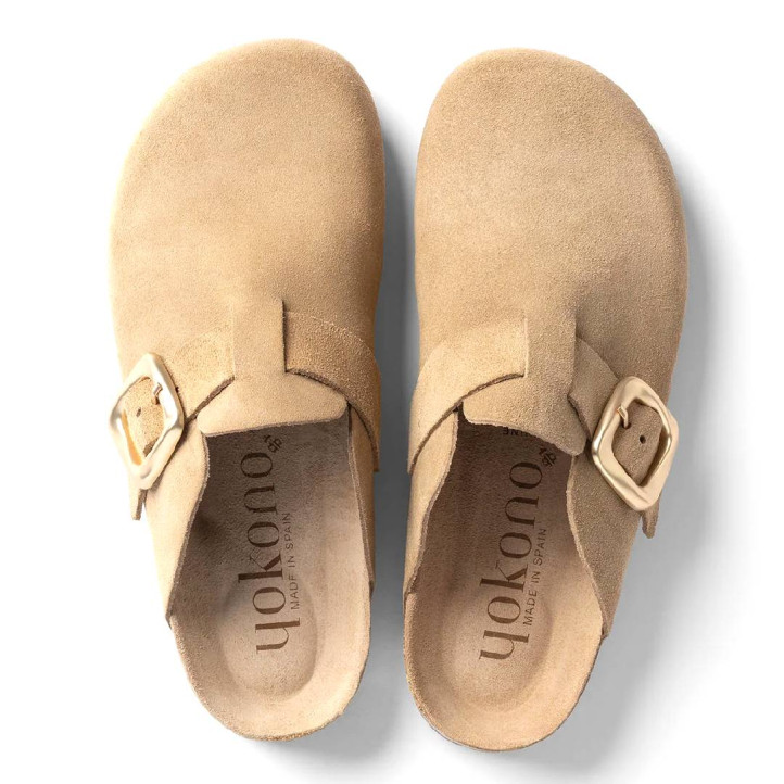 Zuecos Yokono 650 beige con hebilla dorada - Querol online