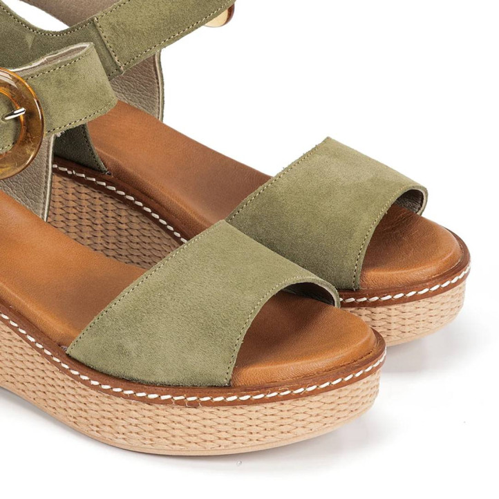 Sandalias cuña Fluchos nido verdes con hebilla efecto carey - Querol online