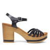 Sandalias tacón Redlove aya negras con tiras cruzadas y suela de madera con detalle negro
