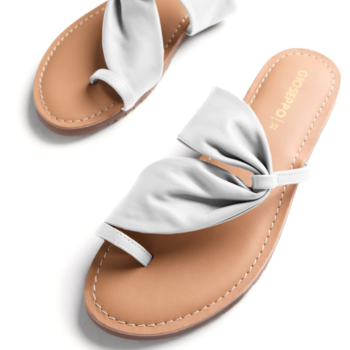 Sandàlies planes Gioseppo blanques amb anell al dit kiserian - Querol online