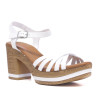 Sandalias tacón Redlove aya blancas con tiras cruzadas y suela de madera con detalle blanco